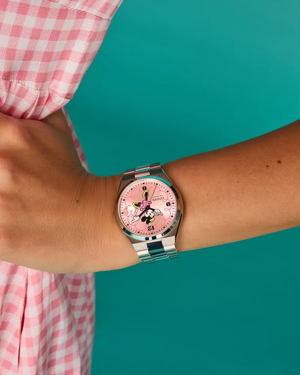 NJ0156-50W watch with a 40mm case worn on a wrist